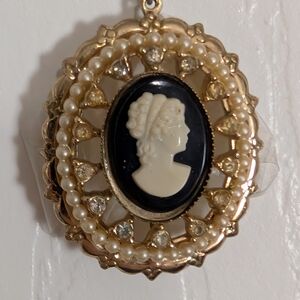 Elegant Gold and Black Cameo Necklace With 18" Chain
